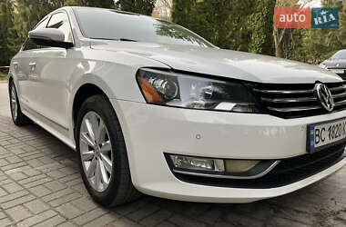 Седан Volkswagen Passat 2011 в Львове