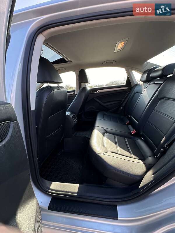 Седан Volkswagen Passat 2014 в Кропивницькому