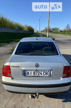 Седан Volkswagen Passat 2000 в Жашкове