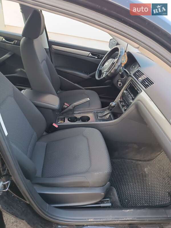 Седан Volkswagen Passat 2013 в Виннице