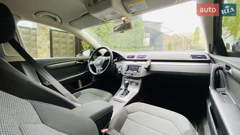 Универсал Volkswagen Passat 2013 в Ровно