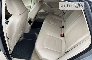 Седан Volkswagen Passat 2013 в Киеве