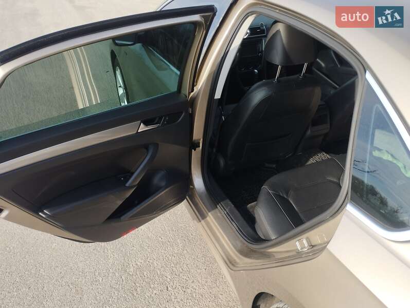 Седан Volkswagen Passat 2015 в Киеве фото 15 Седан Volkswagen Passat 2015 в Киеве