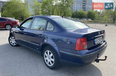 Седан Volkswagen Passat 2000 в Днепре