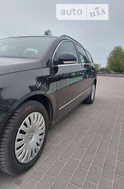 Универсал Volkswagen Passat 2006 в Киеве