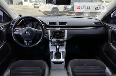 Седан Volkswagen Passat 2011 в Днепре