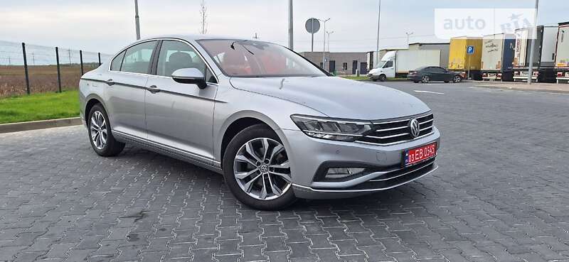 Седан Volkswagen Passat 2020 в Житомире