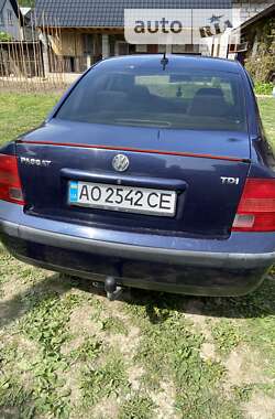 Седан Volkswagen Passat 1998 в Тячеве