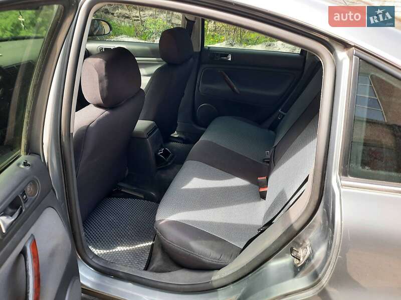 Седан Volkswagen Passat 2005 в Запорожье