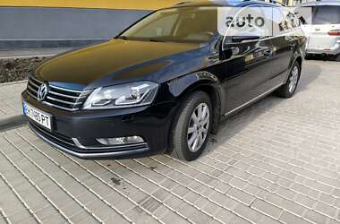 Універсал Volkswagen Passat 2014 в Одесі