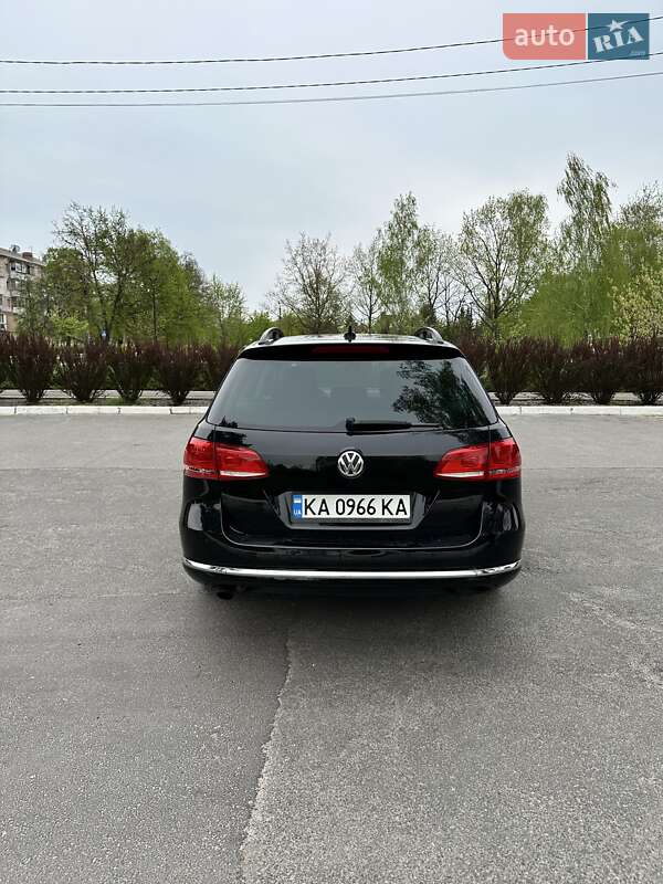 Универсал Volkswagen Passat 2012 в Киеве