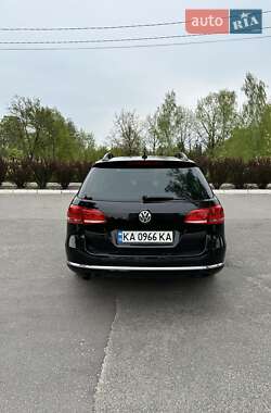 Универсал Volkswagen Passat 2012 в Киеве