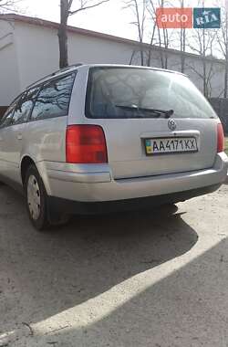 Универсал Volkswagen Passat 2000 в Киеве