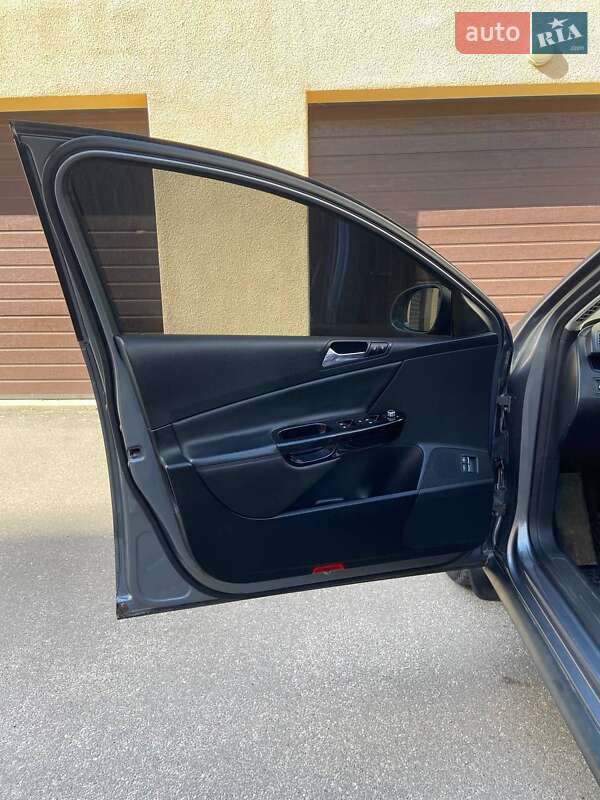 Седан Volkswagen Passat 2006 в Харькове