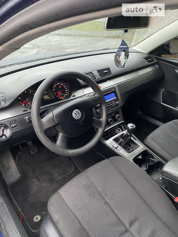 Універсал Volkswagen Passat 2010 в Ужгороді