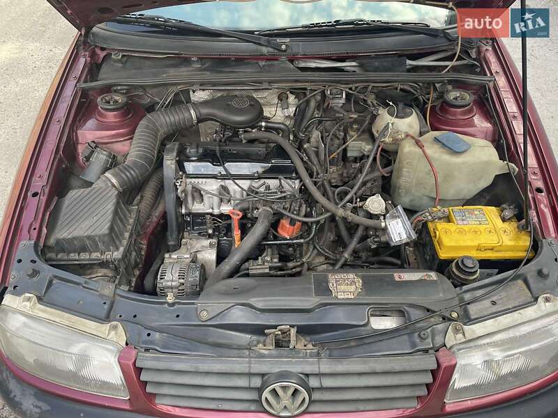 Седан Volkswagen Passat 1994 в Харкові