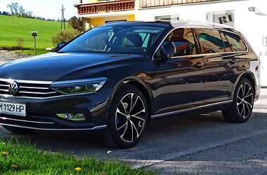 Универсал Volkswagen Passat 2021 в Коростене