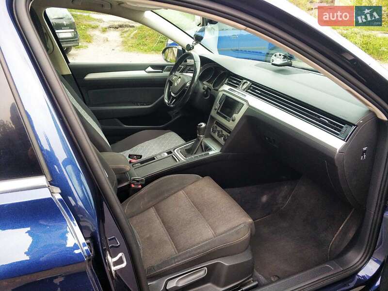 Универсал Volkswagen Passat 2015 в Ровно