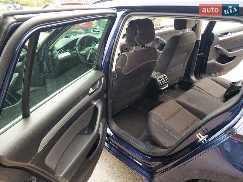 Универсал Volkswagen Passat 2015 в Ровно