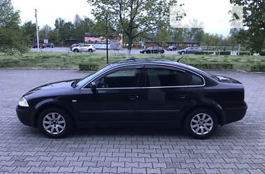 Седан Volkswagen Passat 2002 в Нетешине