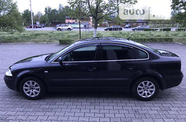 Седан Volkswagen Passat 2002 в Нетешине