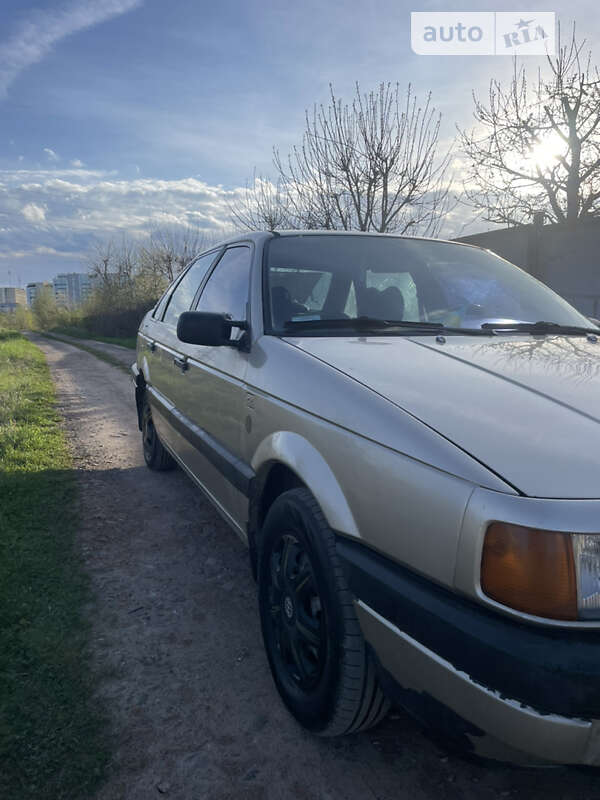 Седан Volkswagen Passat 1990 в Трускавце фото 5 Седан Volkswagen Passat 1990 в Трускавце