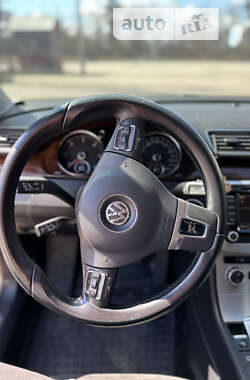 Седан Volkswagen Passat 2013 в Тернополе