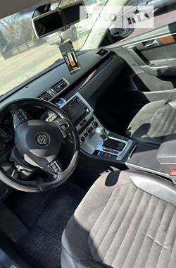 Седан Volkswagen Passat 2013 в Тернополе