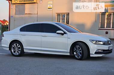 Седан Volkswagen Passat 2016 в Тернополі