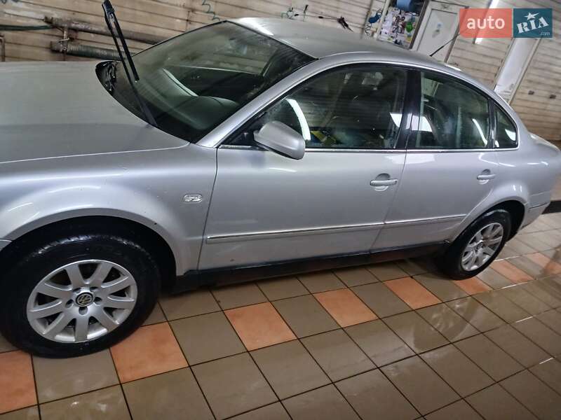 Седан Volkswagen Passat 2003 в Белой Церкви