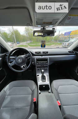 Універсал Volkswagen Passat 2013 в Сумах