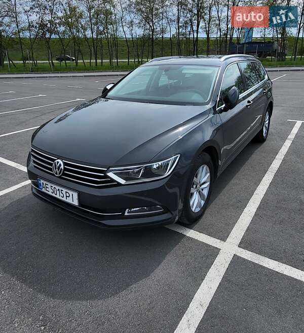 Универсал Volkswagen Passat 2017 в Днепре