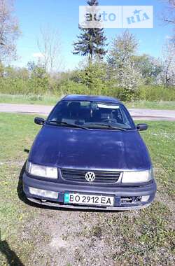Седан Volkswagen Passat 1994 в Подгайцах