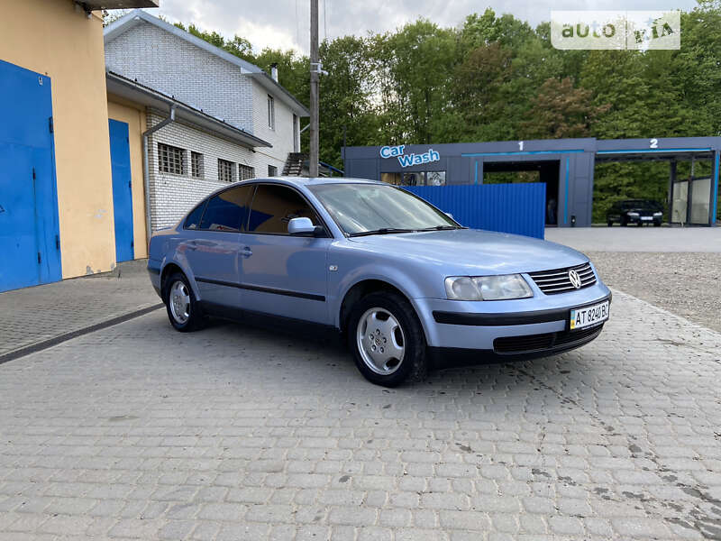 Седан Volkswagen Passat 2000 в Болехове
