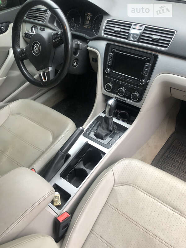 Седан Volkswagen Passat 2012 в Лысянке