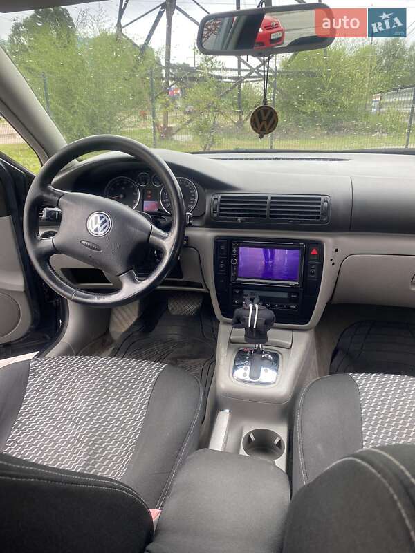 Седан Volkswagen Passat 2002 в Днепре