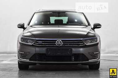 Универсал Volkswagen Passat 2016 в Киеве