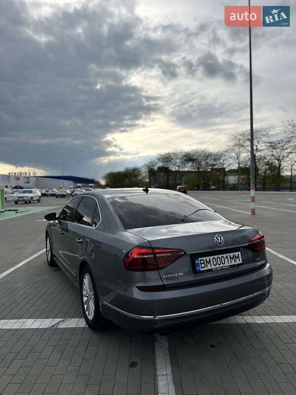 Седан Volkswagen Passat 2016 в Одессе
