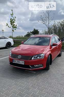 Универсал Volkswagen Passat 2012 в Ровно