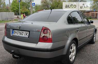 Седан Volkswagen Passat 2001 в Харкові