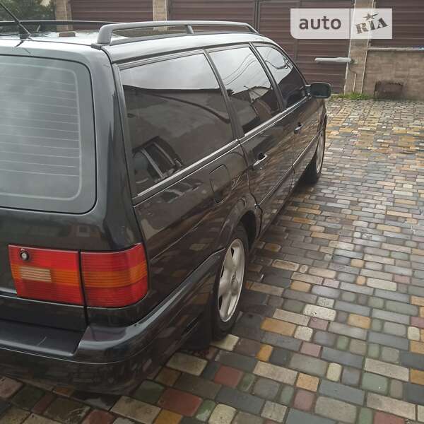 Універсал Volkswagen Passat 1994 в Виноградові