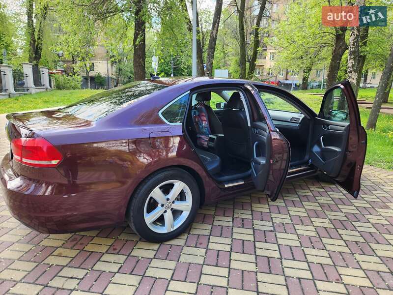 Седан Volkswagen Passat 2013 в Киеве