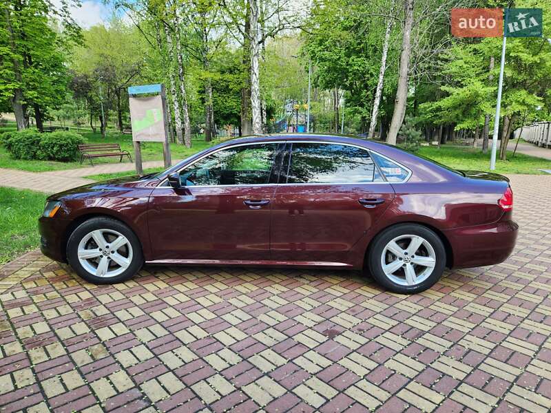 Седан Volkswagen Passat 2013 в Киеве