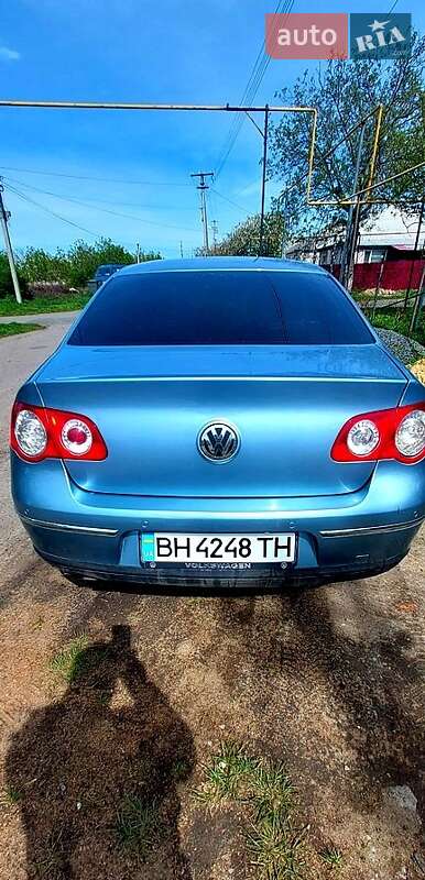 Седан Volkswagen Passat 2005 в Одессе