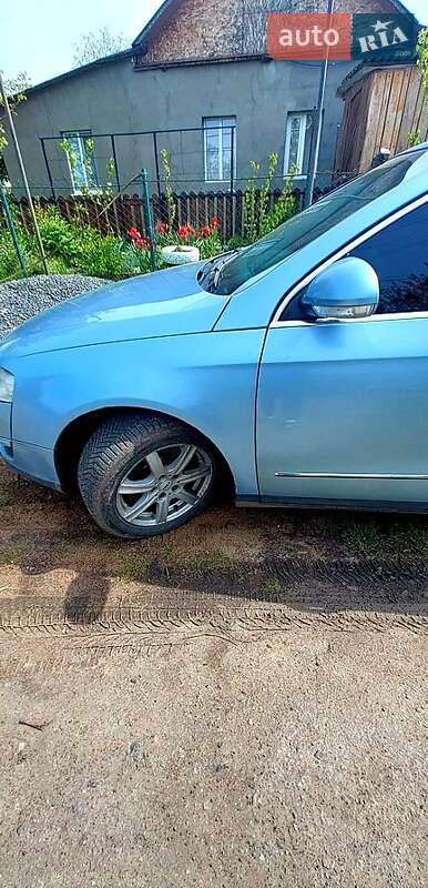 Седан Volkswagen Passat 2005 в Одессе