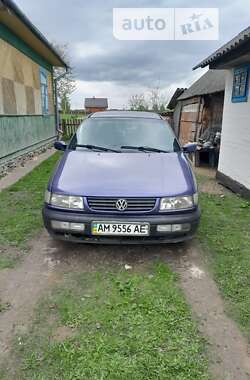 Седан Volkswagen Passat 1995 в Березному