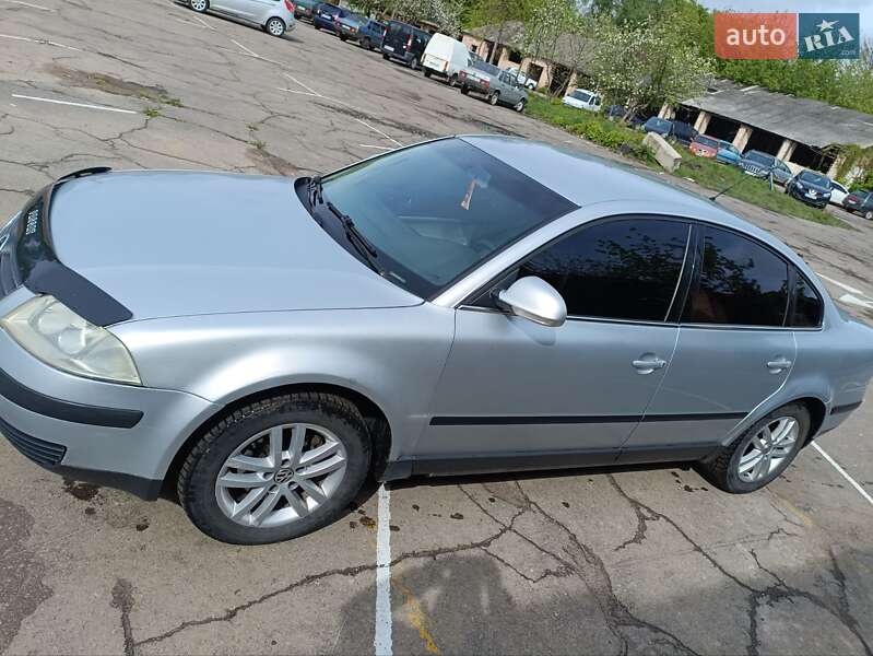 Седан Volkswagen Passat 2004 в Умані