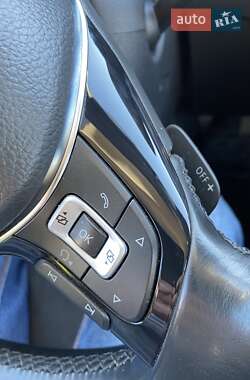 Универсал Volkswagen Passat 2017 в Староконстантинове
