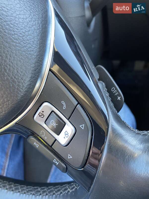 Универсал Volkswagen Passat 2017 в Староконстантинове