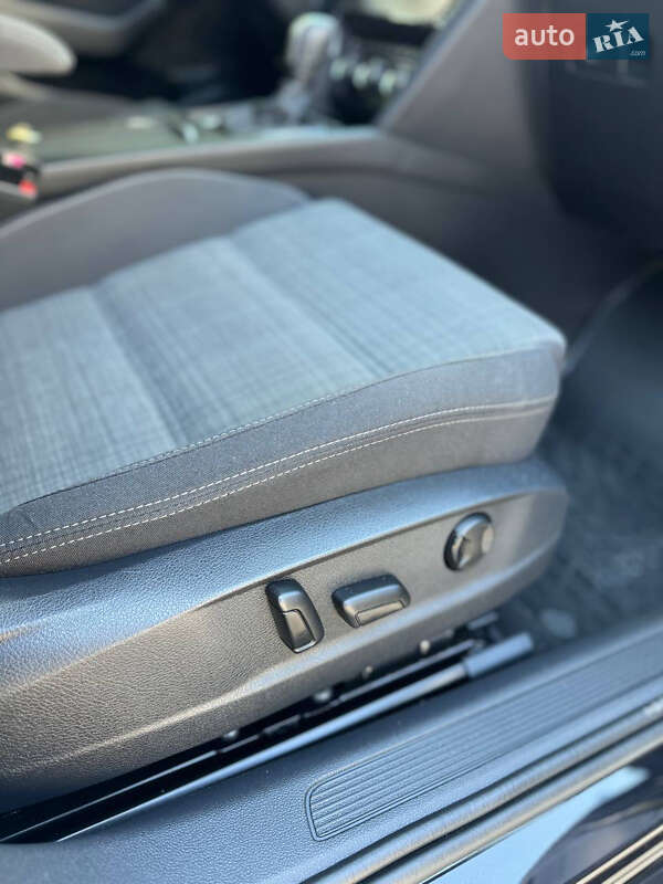 Универсал Volkswagen Passat 2019 в Запорожье